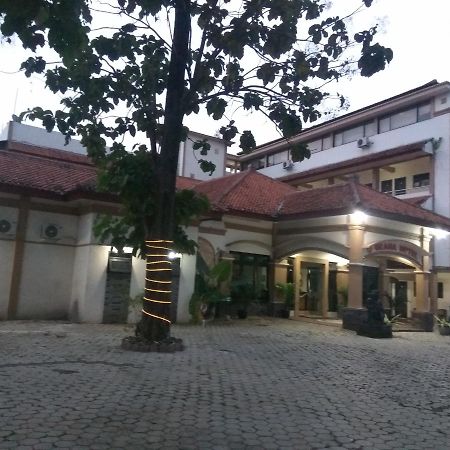 Graha Hotel Sragen Esterno foto