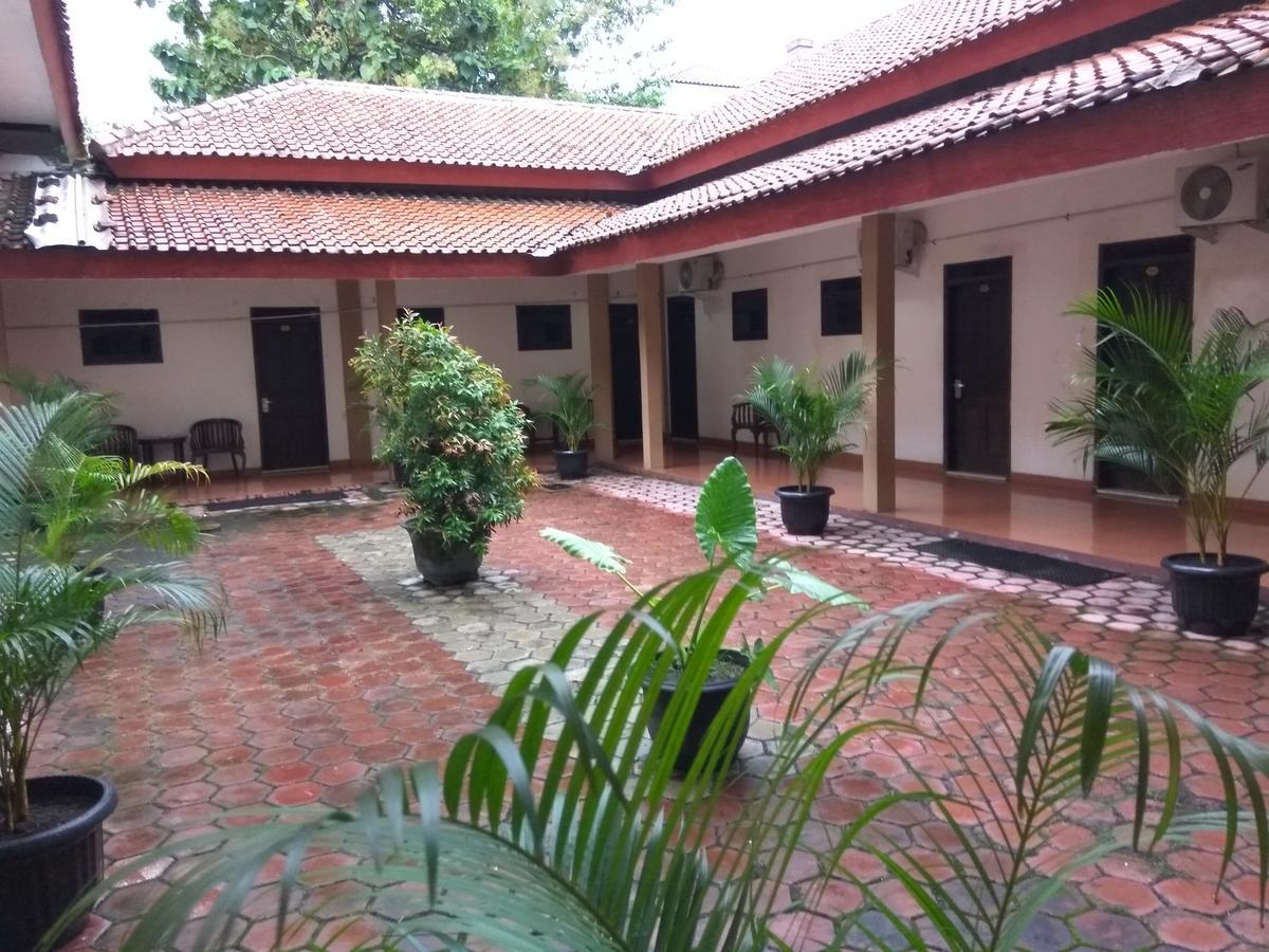 Graha Hotel Sragen Esterno foto
