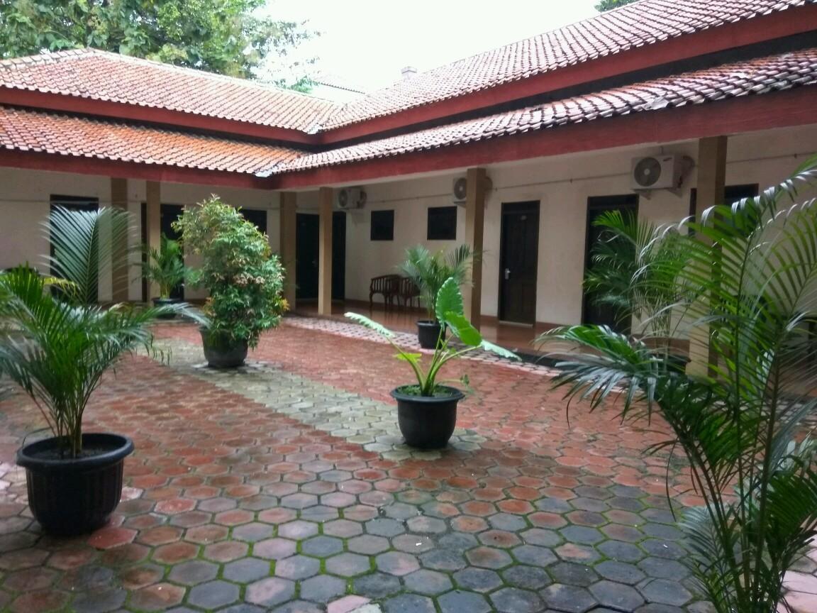 Graha Hotel Sragen Esterno foto