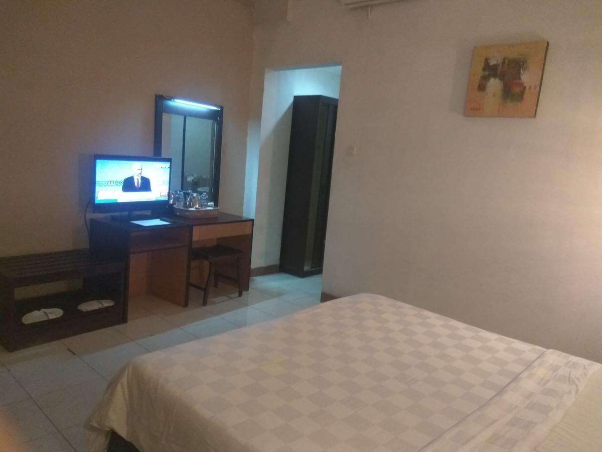 Graha Hotel Sragen Esterno foto